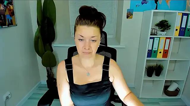 AnaMills on StripChat 