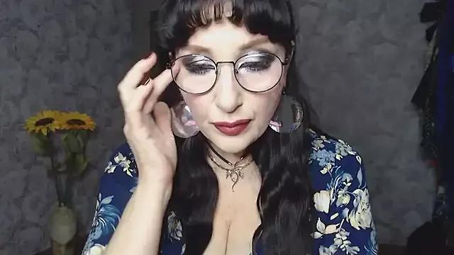 Aziza1 on StripChat 