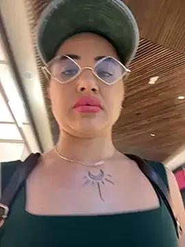 beautydiamond — DP fingers in public place