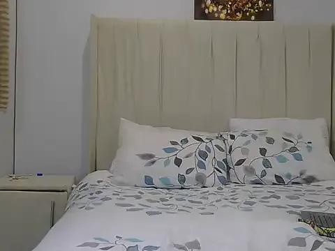 BhadBhad_Kitty on StripChat