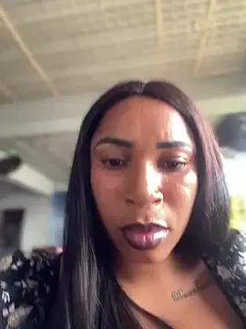 Bigboobs-AfroMina — Finger asshole,moan,cum&squirt in public
