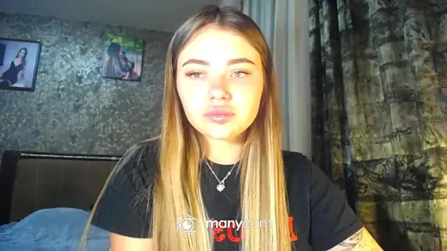 BonnyShy on StripChat 