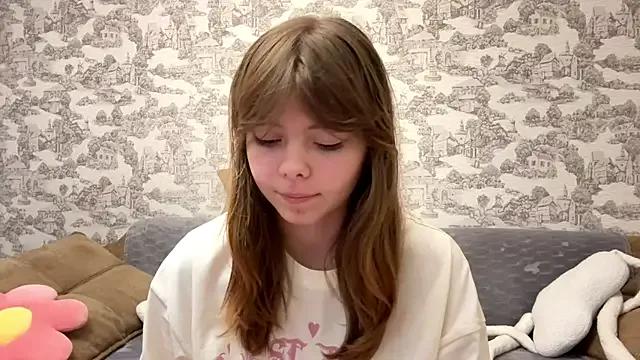 CoralinaEastoy — pinch my nipples