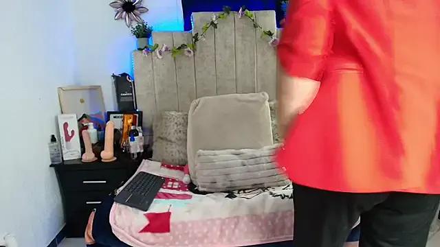 Devora_mature65 — Get naked and oil body