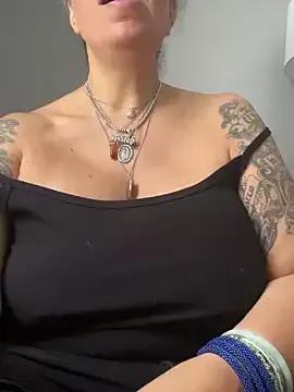 dieseldame1313 on StripChat