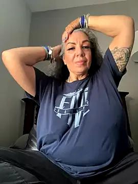 dieseldame1313 on StripChat