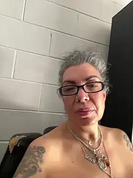 dieseldame1313 on StripChat