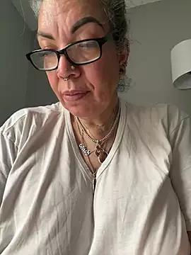 dieseldame1313 on StripChat