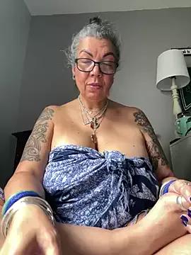 dieseldame1313 on StripChat