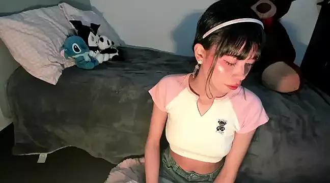dolliette24 on StripChat 