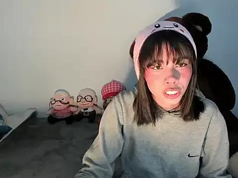 dolliette24 on StripChat 