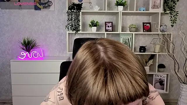 EchoBloom on StripChat