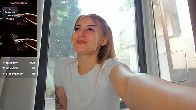 Ella_Vee — Hardcore Ride dildo