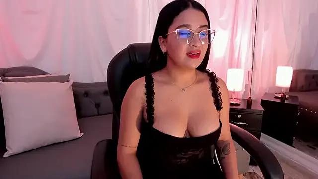 emma_morrison on StripChat 