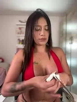 Emmily_19 on StripChat 