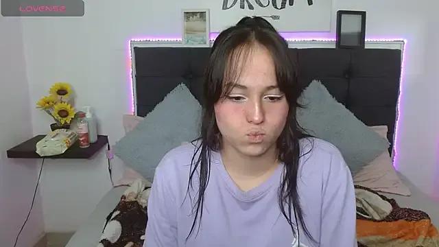 Eymmy_24 on StripChat 