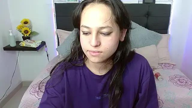 Eymmy_24 on StripChat 