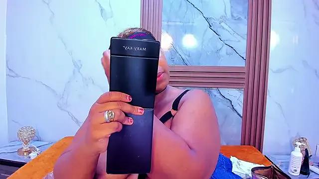 HannyMansonh on StripChat 