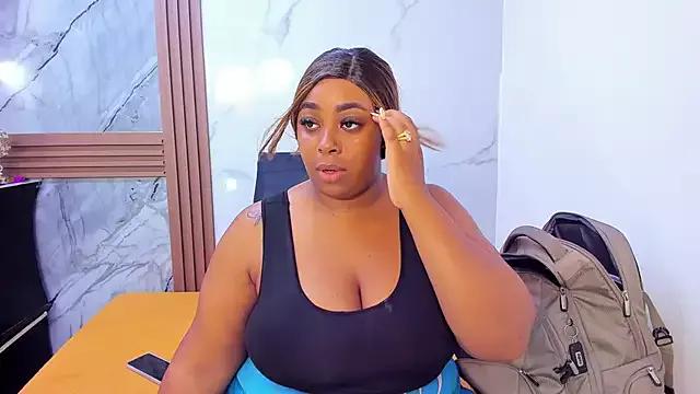 HannyMansonh on StripChat 
