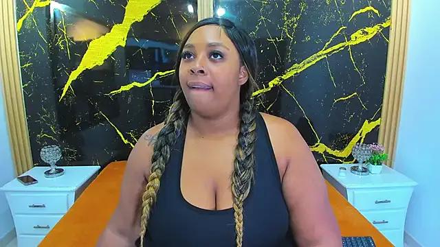 HannyMansonh on StripChat 