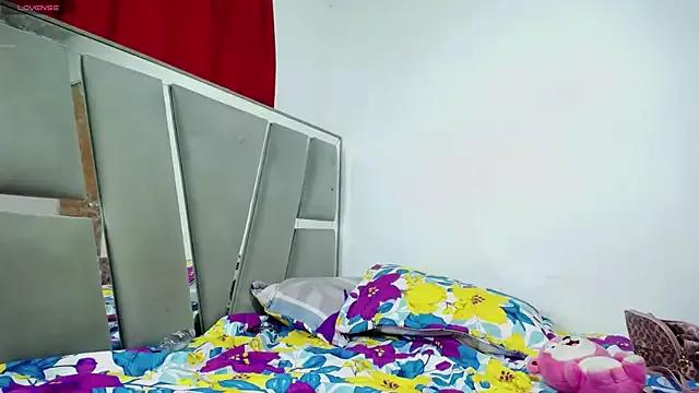 Hillaryriley88 on StripChat