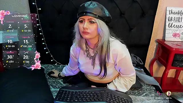 HollyWould__ on StripChat 