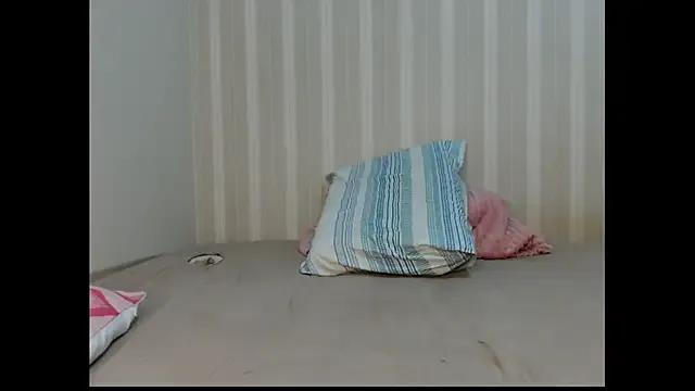 ingridequinti — siririca no banho