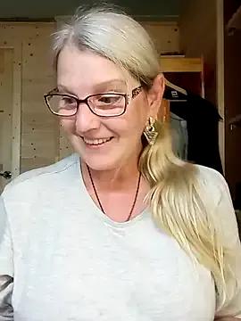 irinamaux on StripChat 