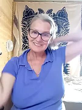 irinamaux on StripChat 