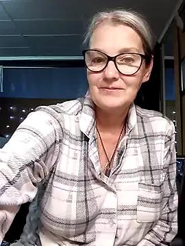 irinamaux on StripChat 