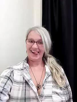 irinamaux on StripChat 