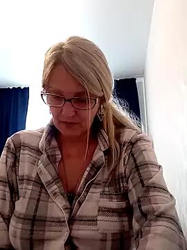 irinamaux on StripChat 