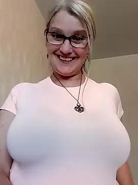 irinamaux on StripChat 