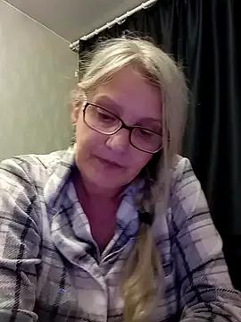 irinamaux on StripChat 