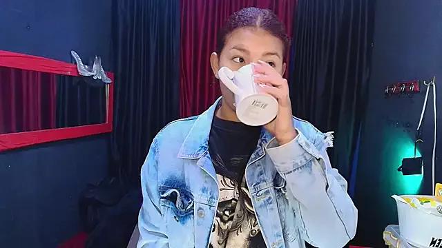 JadaRoberts on StripChat 