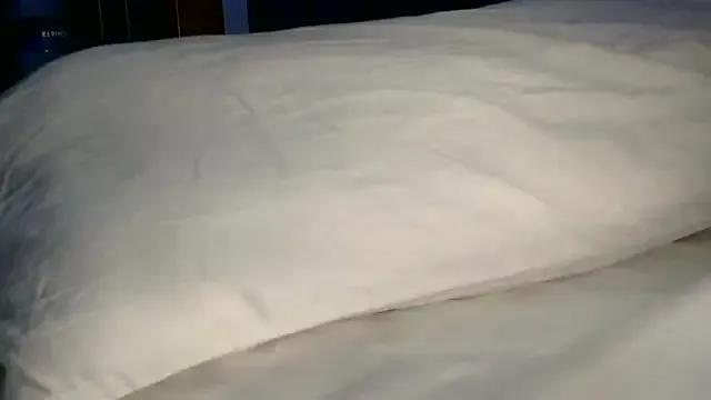 katt008 on StripChat 