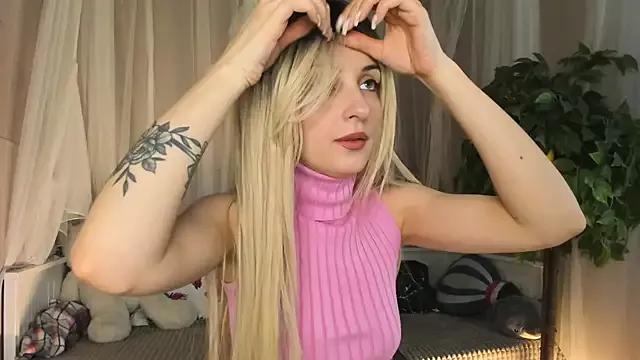 Katty_Lights on StripChat 