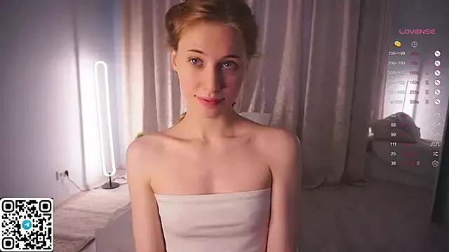 KeeleyCreswell on StripChat 