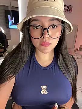 kenndall_21 — oil on my tits sexy dance for you
