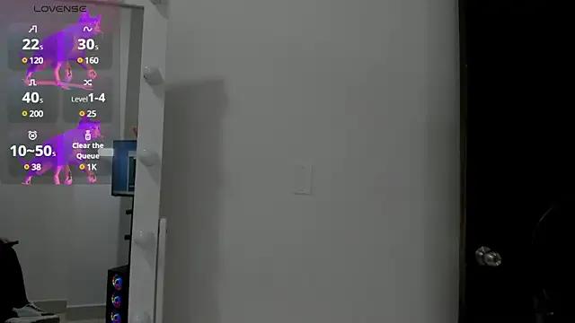 Kiim_777 on StripChat 