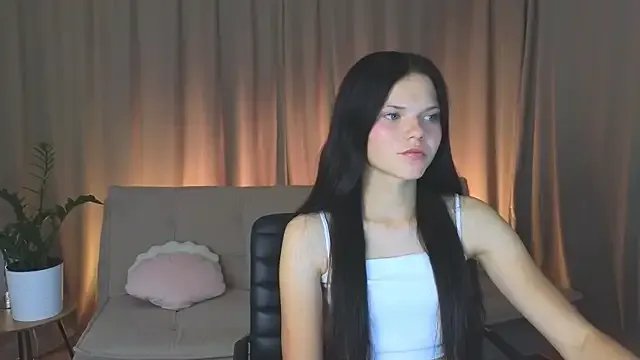 KikiBlis on StripChat 