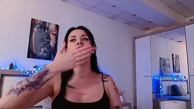 LaylaCruzRose on StripChat 