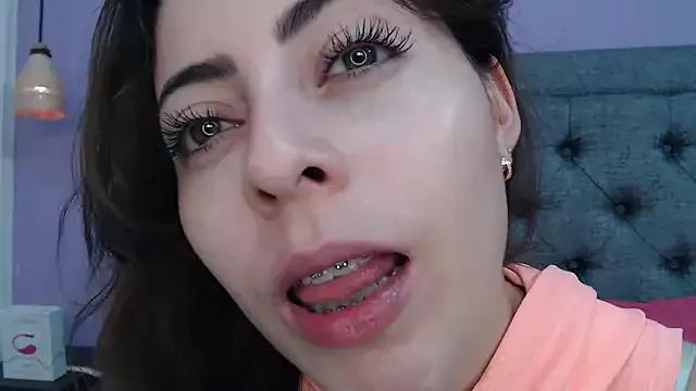 LilaSuni on StripChat 