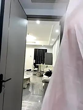 lilyxye77 on StripChat 