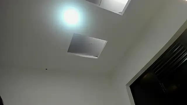 LissyAndrade — remove t-shirt 