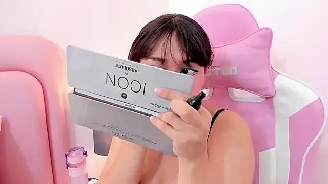 little_dolly1 on StripChat 