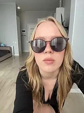 Little_Forest_ELF on StripChat 
