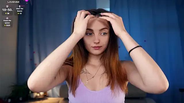 LoraDavi on StripChat