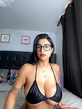 lovely_violet13 — 2 fingers in pussy!