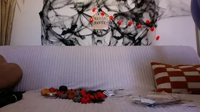 Luccreccia_ — 4 FINGERS PUSSY 